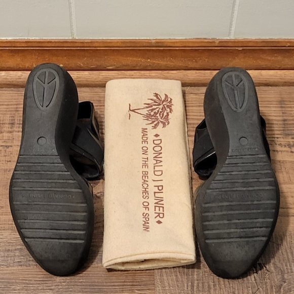 ❣️HP❣️Donald J Pliner Black Patent Leather Wedge Sandals Sz: 8 - Picture 3 of 10